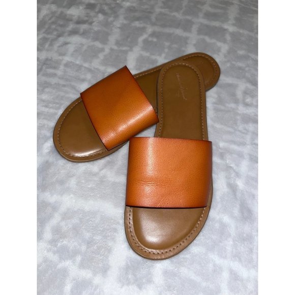 Sandals - Picture 2 of 2